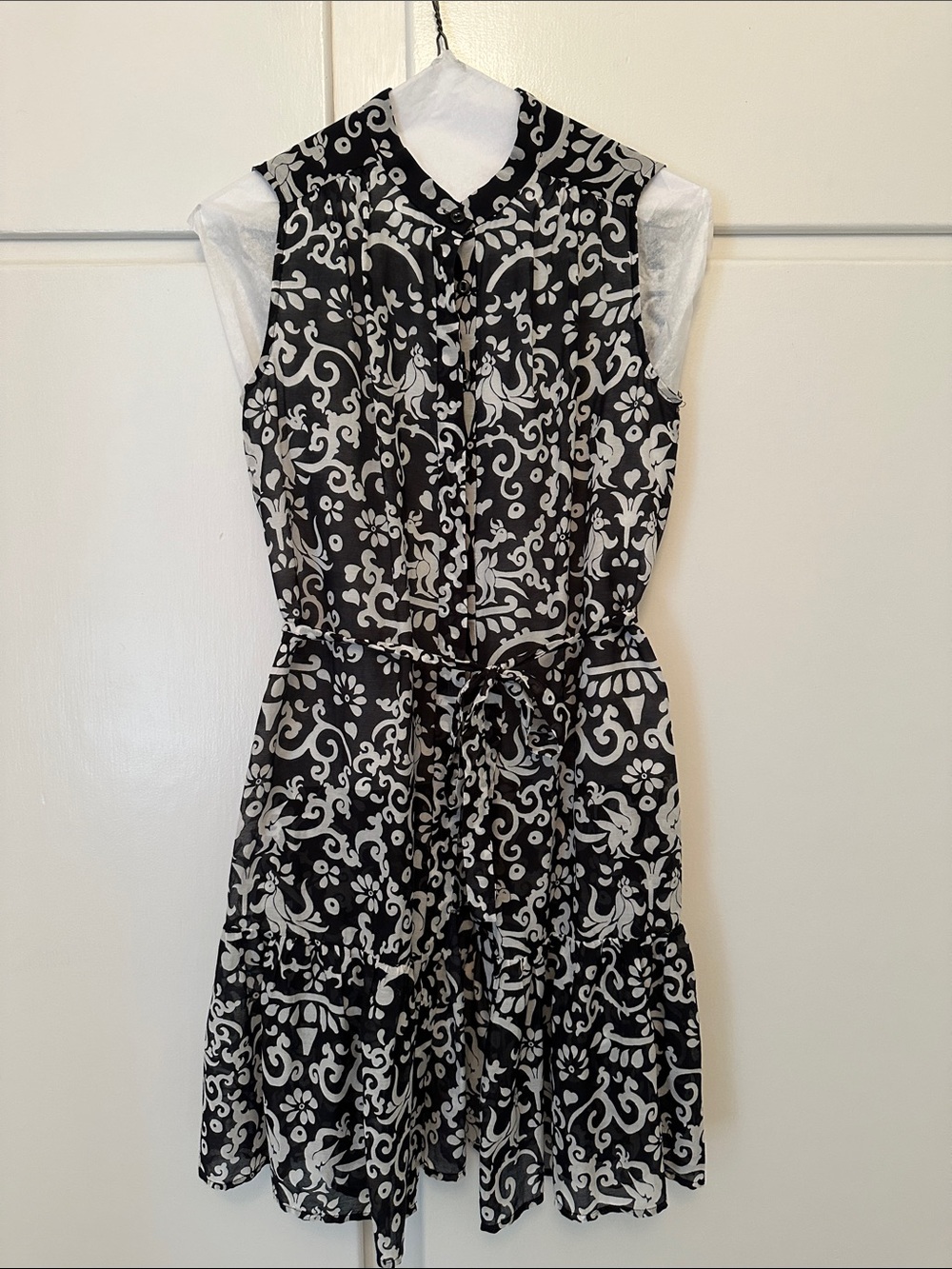 LIKE NEW Saloni Black & White Patterned Sleeveless Button Down Dress